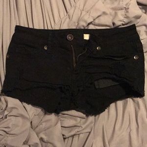 Bullhead black short shorts